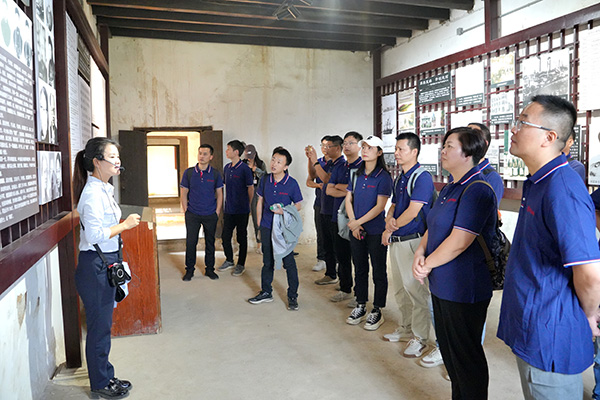 訪名人故里 悟湖湘文化——頂立科技開展主題活動(dòng) (3).JPG 訪名人故里 悟湖湘文化——頂立科技開展主題活動(dòng) (3).JPG